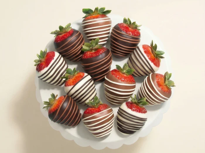 12 Chocolate Covered <br> <span class="pink-text">Strawberries</span>